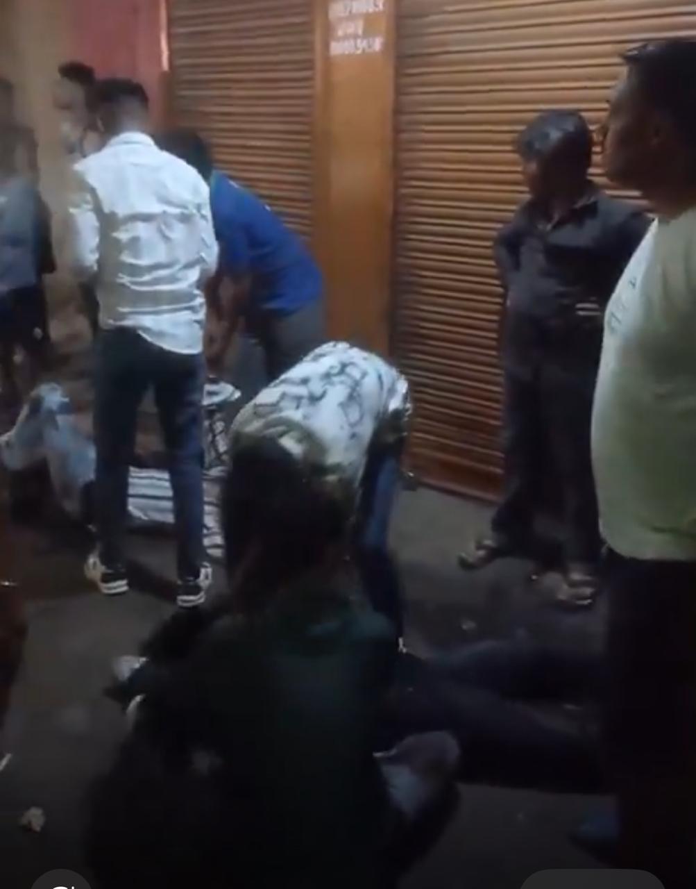 सेल्फी लेते समय अंबेडकर पुल से तीन युवक नीचे गिरे, दो की हालत गंभीर