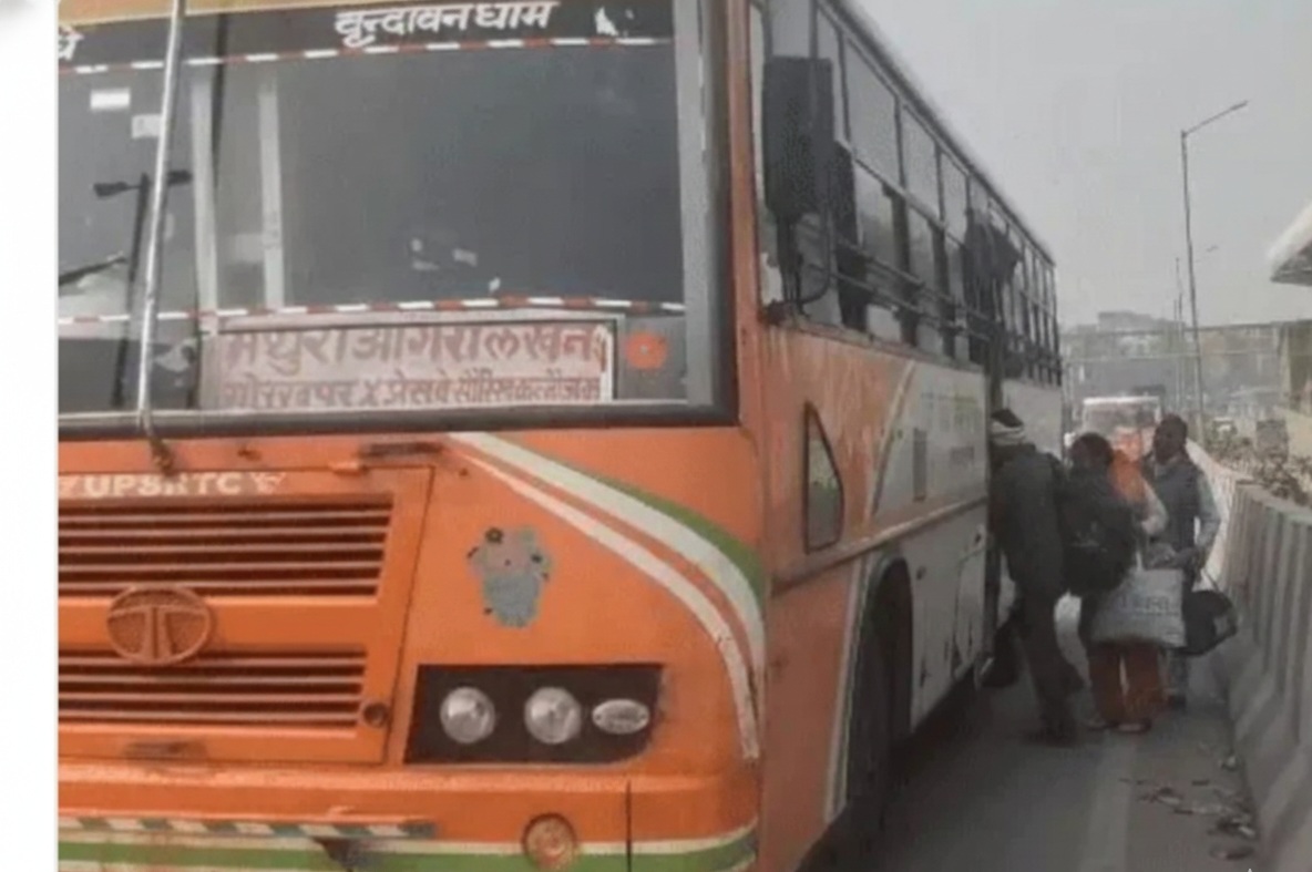 आगरा में मौत की रफ़्तार पर लगाम कब? मंत्री के आदेश बेअसर, अवैध स्टैंडों पर अब भी बसों का ‘कब्जा’