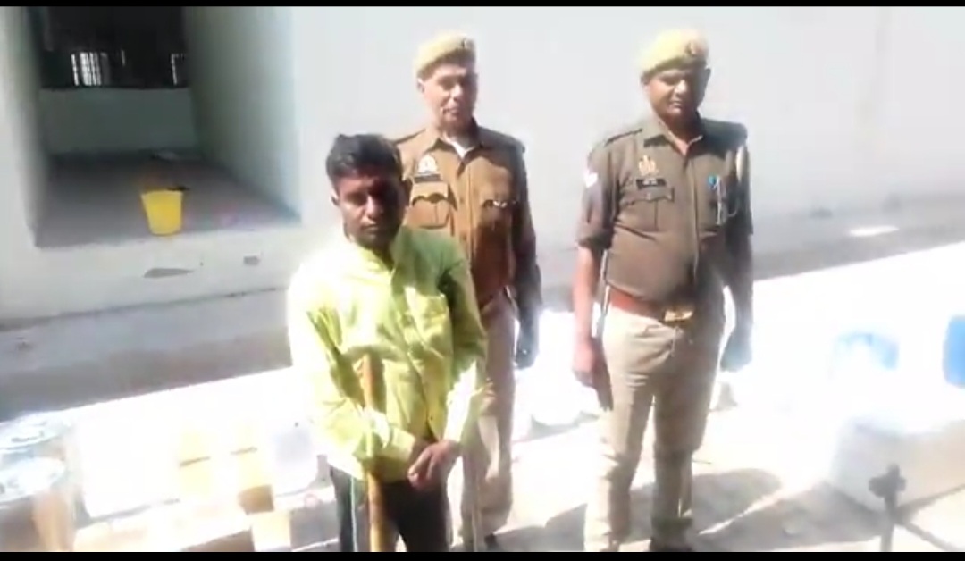 UP: ‘ब्रेकिंग बैड’ के जुनून में केमिस्ट्री टीचर बना ड्रग्स माफिया, आगरा में चल रही थी MDMA बनाने की फैक्ट्री; पुलिस भी हैरान