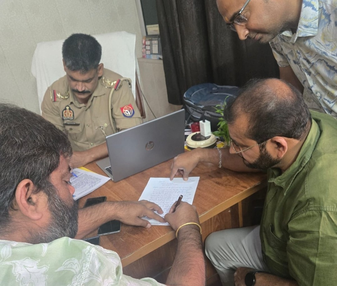 आगरा: डीपीएस छात्र ने साथी को दी ‘भयानक’ धमकी, थाने पहुंचा मामला; पिता के हाथ जोड़ने पर हुआ समझौता​