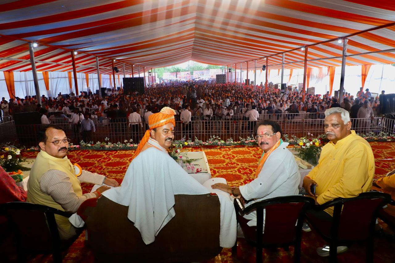 ​UP: आगरा में डिप्टी सीएम केशव प्रसाद मौर्य का बड़ा ऐलान, शिक्षामित्रों का मानदेय बढ़ा और शिक्षकों को मिलेगी कैशलेस चिकित्सा की सौगात