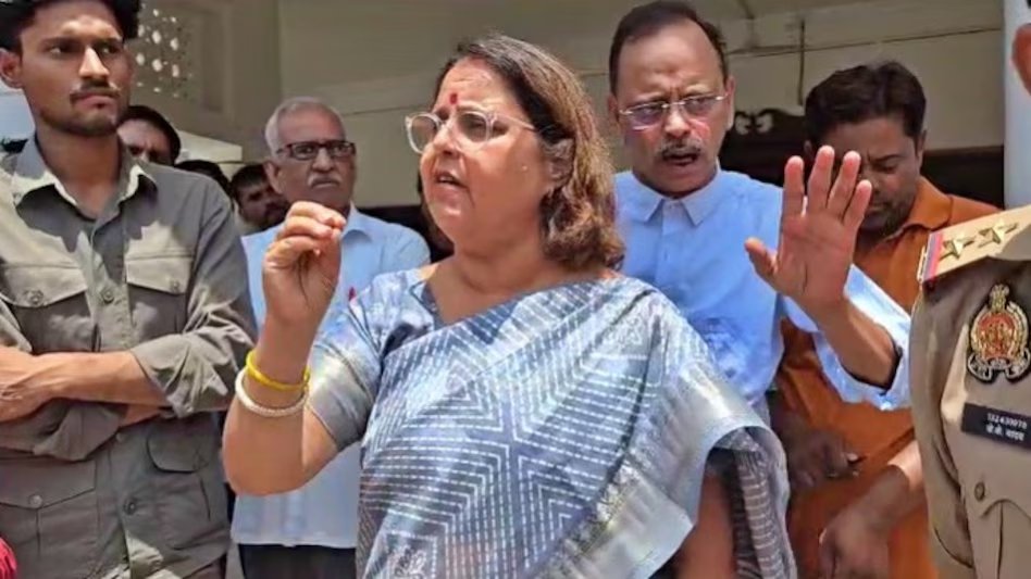 हरदोई: फीस विवाद में प्रिंसिपल ने मां को कहा ‘शटअप’, अब FIR के साथ स्कूल की मान्यता रद्द होने की बारी