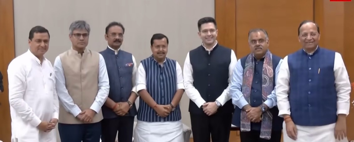 AAP में महा-बगावत: राघव चड्ढा समेत 7 सांसदों ने छोड़ा केजरीवाल का साथ, क्या खत्म हो जाएगा ‘आम आदमी’ का वजूद?