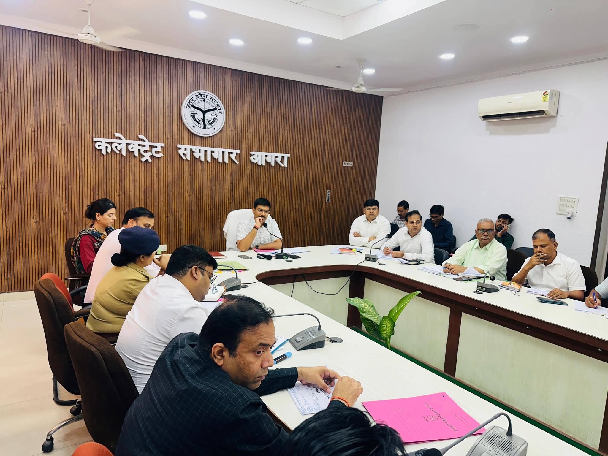 सड़क पर लापरवाही अब पड़ेगी भारी: DM मनीष बंसल का सख्त निर्देश, नियम तोड़े तो रद्द होगा ड्राइविंग लाइसेंस